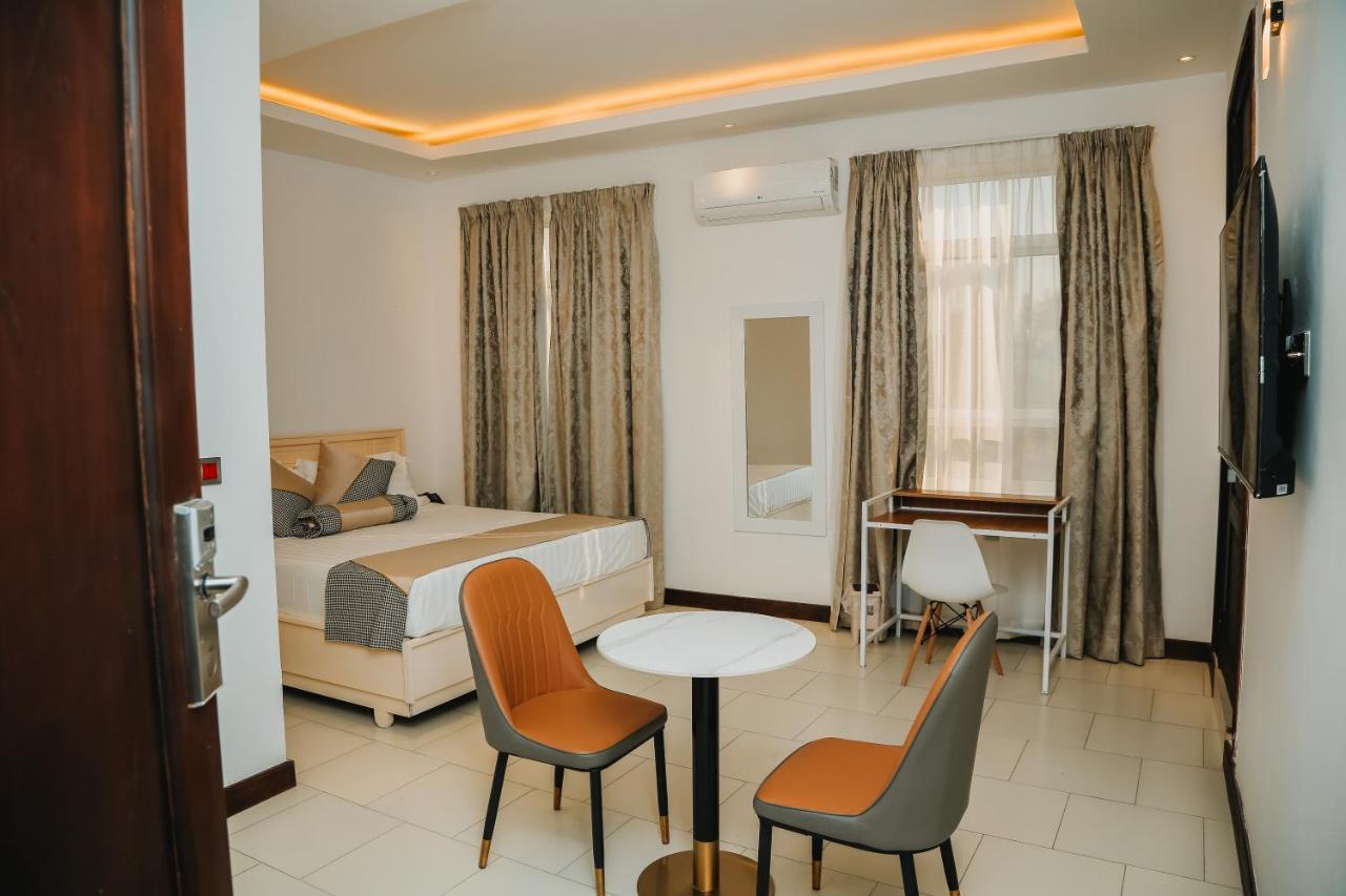 Hotel Amaranth Dar es Salaam Extérieur photo