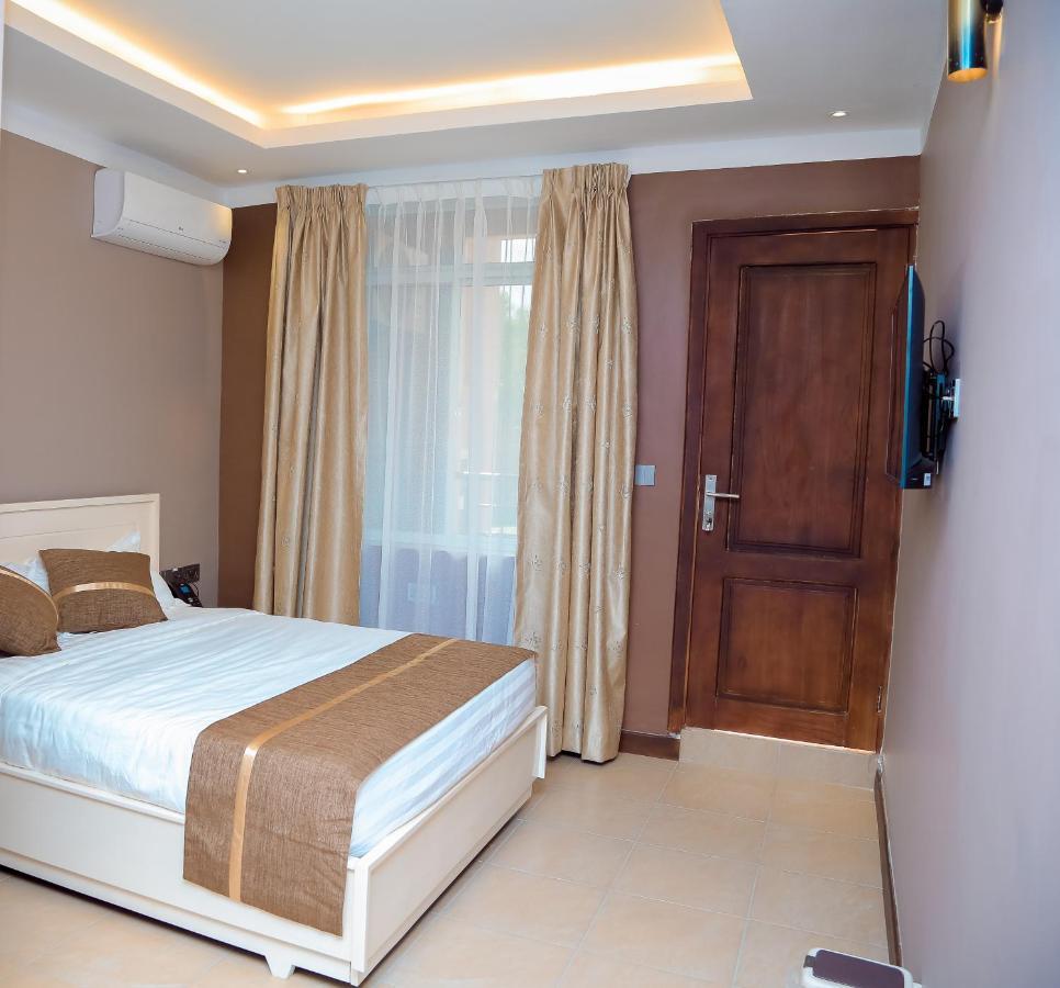 Hotel Amaranth Dar es Salaam Extérieur photo