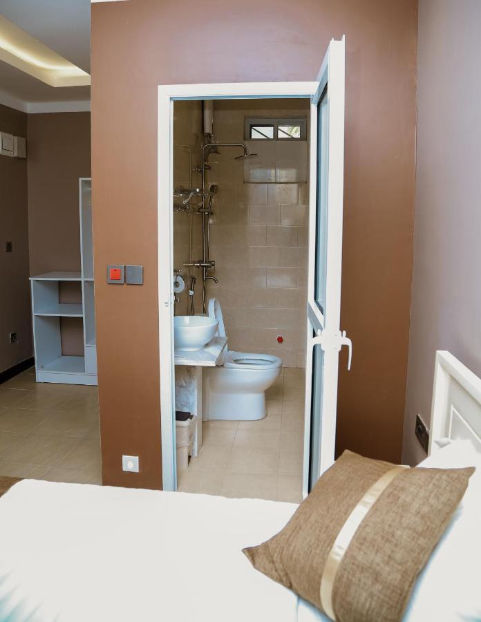 Hotel Amaranth Dar es Salaam Extérieur photo