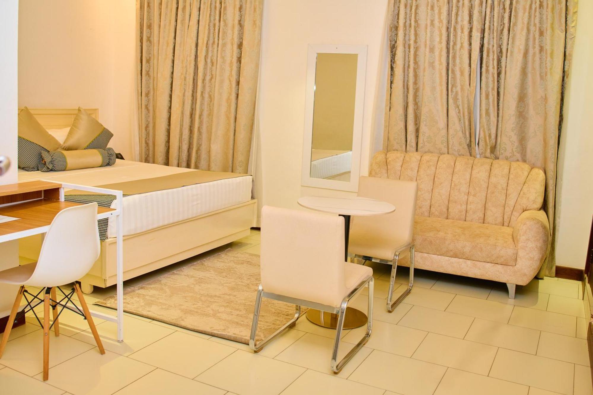 Hotel Amaranth Dar es Salaam Extérieur photo